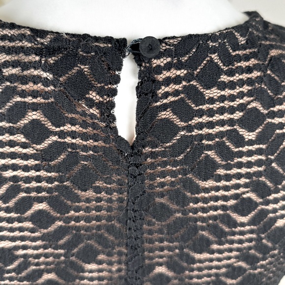 BCBGMaxAzria Black Lace Overlay Cacey Blouse Dressy Top Small - Picture 9 of 9